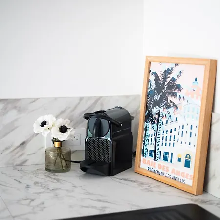 2 Pieces A 150 Metres De La Daire *