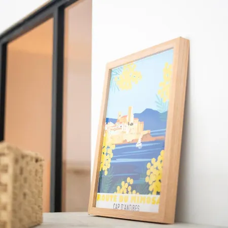 2 Pieces A 150 Metres De La Daire Antibes