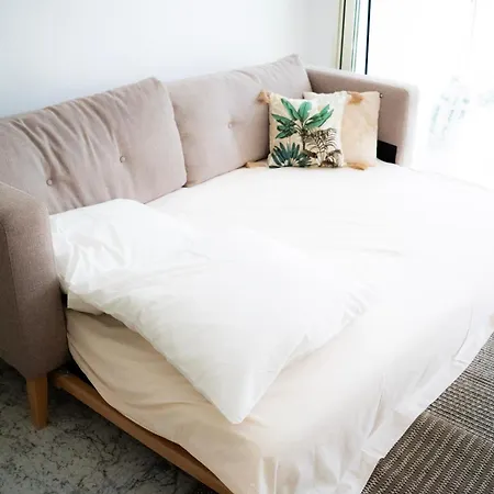 2 Pieces A 150 Metres De La Daire Antibes