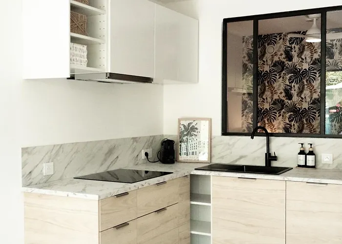 2 Pièces à 150 Mètres De La