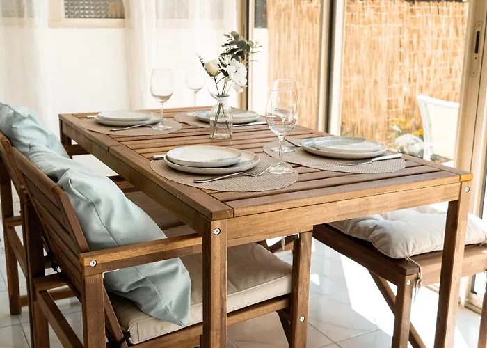 2 Pièces à 150 Mètres De La