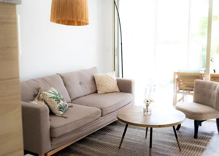 2 Pièces à 150 Mètres De La * Antibes